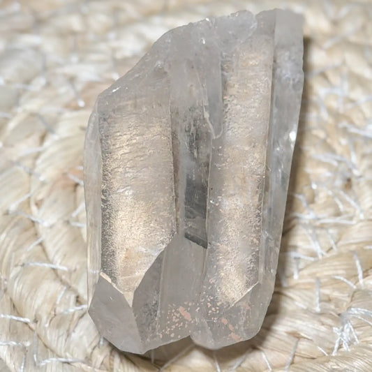 bergkristall-edelstein-mineralien-schutz-heilstein-seelensteinchen-020626
