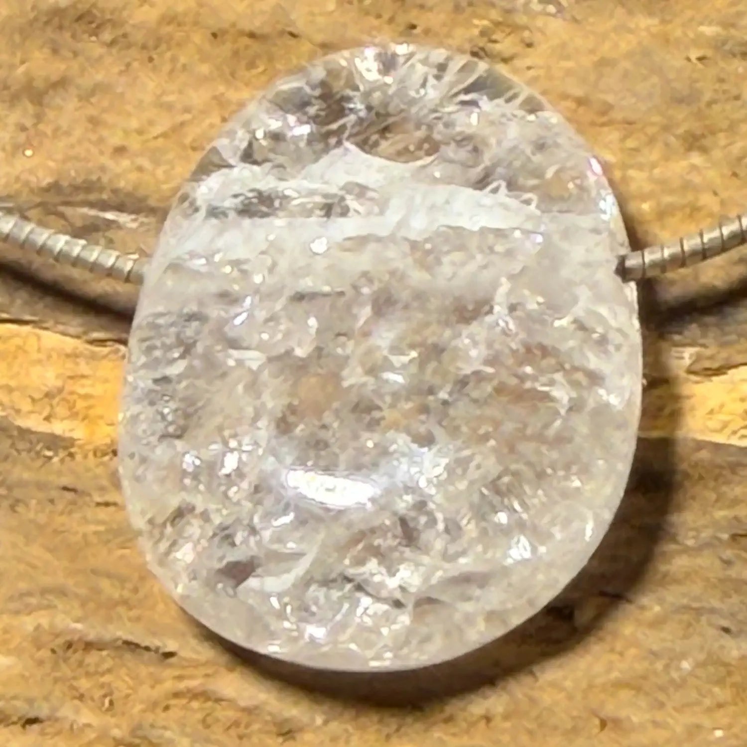 bergkristall-edelstein-schmuck-ketten-anhaenger-heilstein-180726