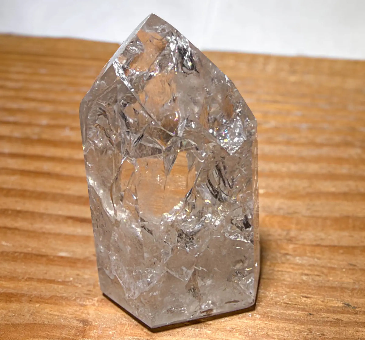 bergkristall-edelstein-spitze-mineralien-heilstein-071026-2