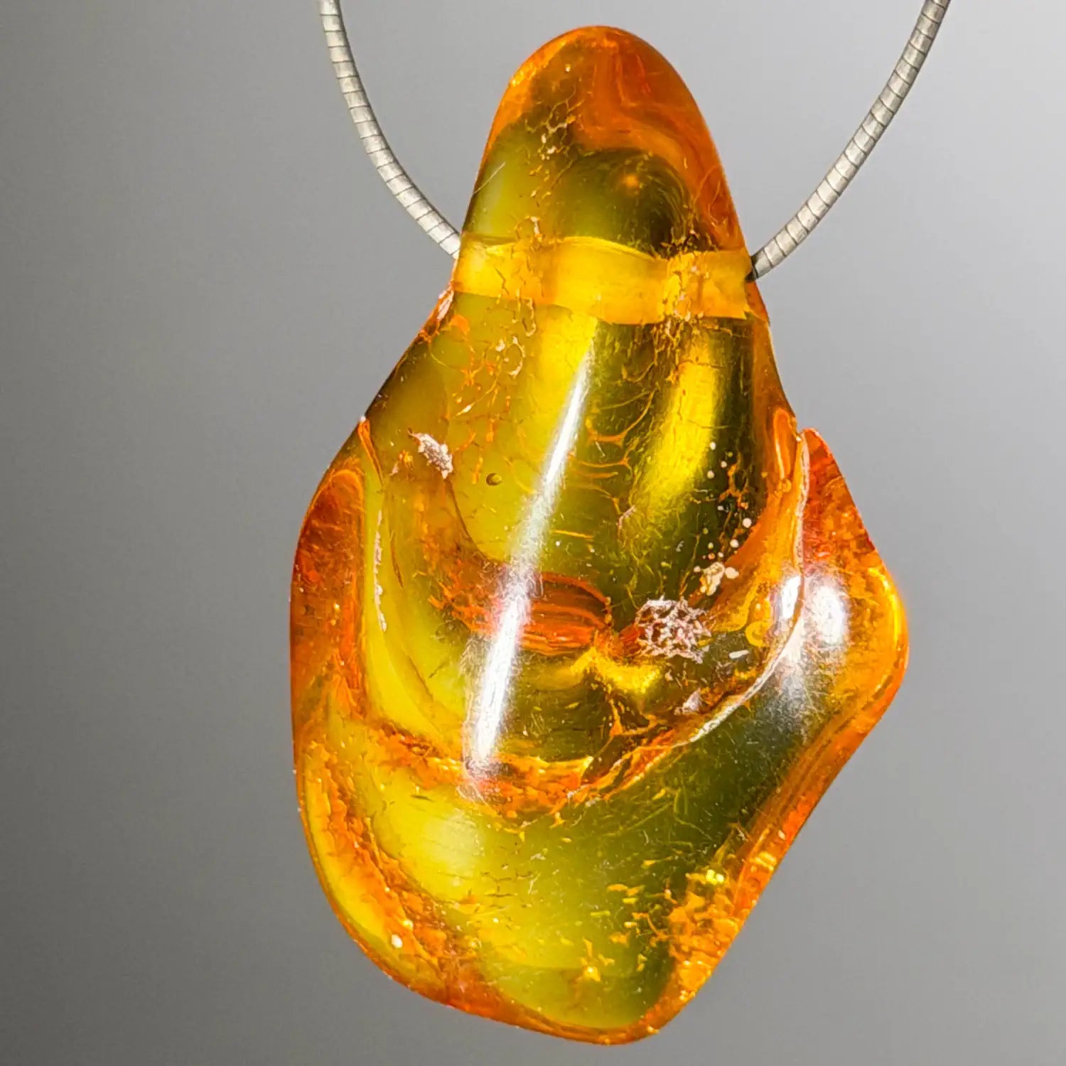 bernstein-edelstein-schmuck-ketten-anhaenger-trommelstein-heilstein-seelensteinchen-120626