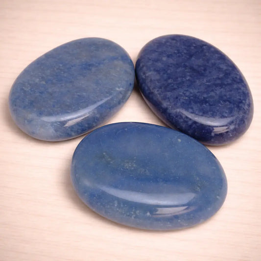 blauquarz-edelstein-scheibenstein-handschmeichler-entspannung-massage-chakra-seelensteinchen