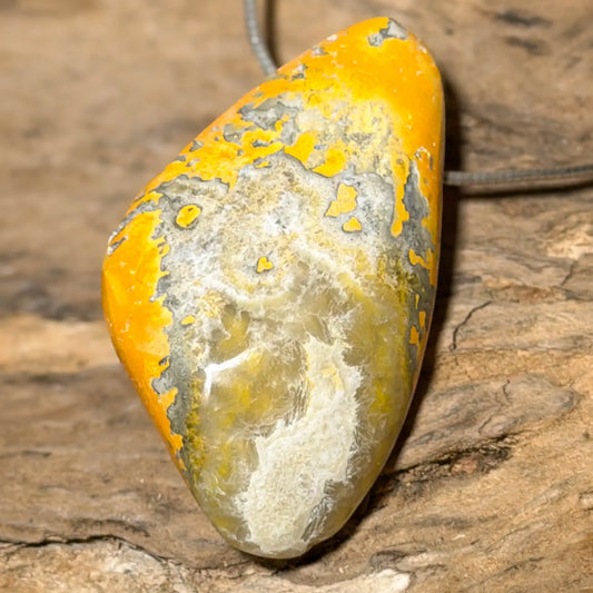 bumble-bee-eclipse-edelstein-schmuck-ketten-anhaenger-heilstein-trommelstein-seelensteinchen-120526