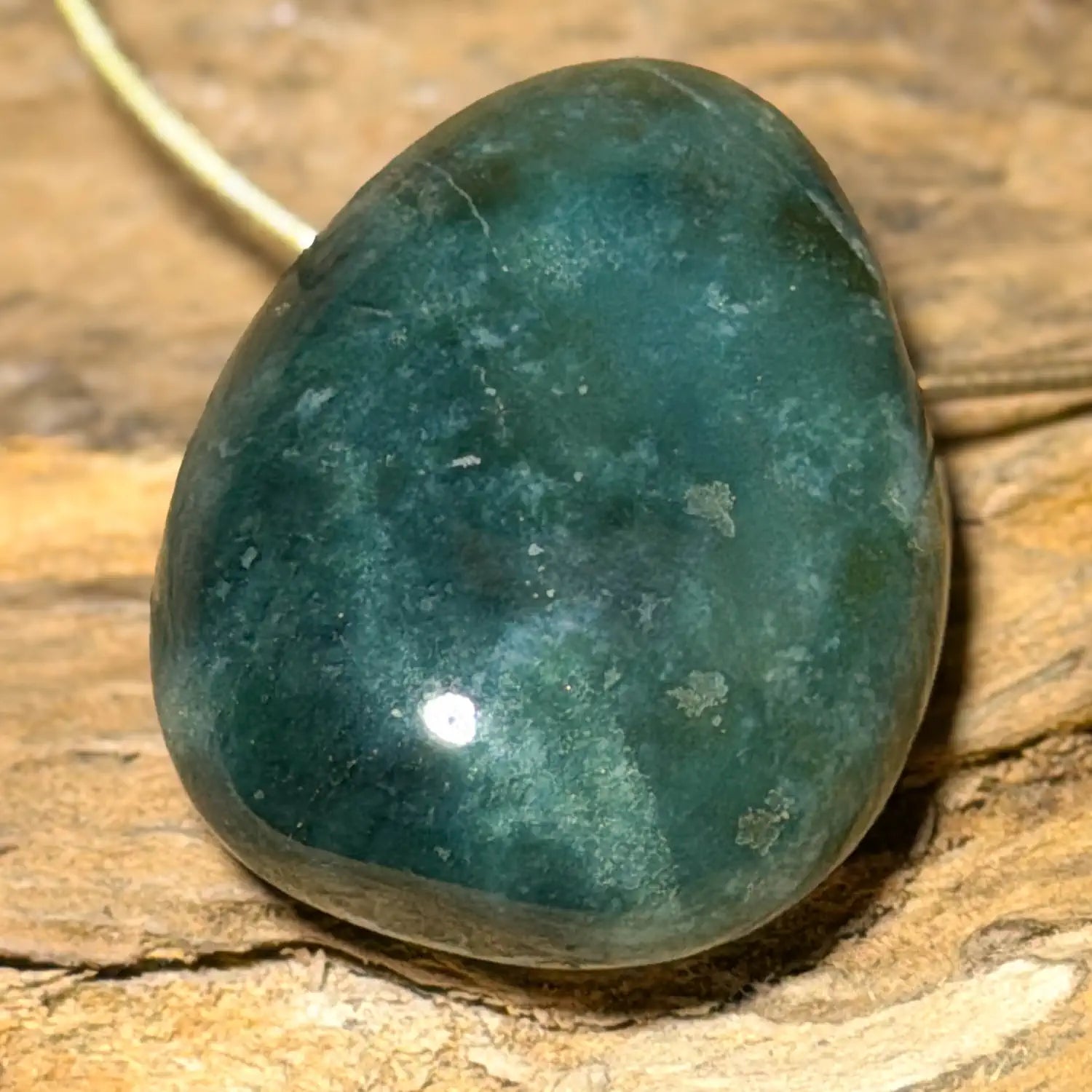 chalcedon-edelstein-schmuck-ketten-anhaenger-trommelstein-heilstein-160526