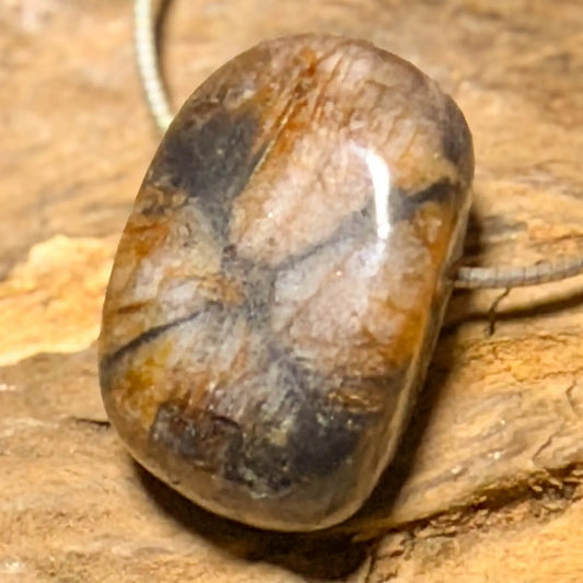 chiastolith-kreuzstein-edelstein-schmuck-ketten-anhaenger-trommelstein-heilstein-seelensteinchen-220526