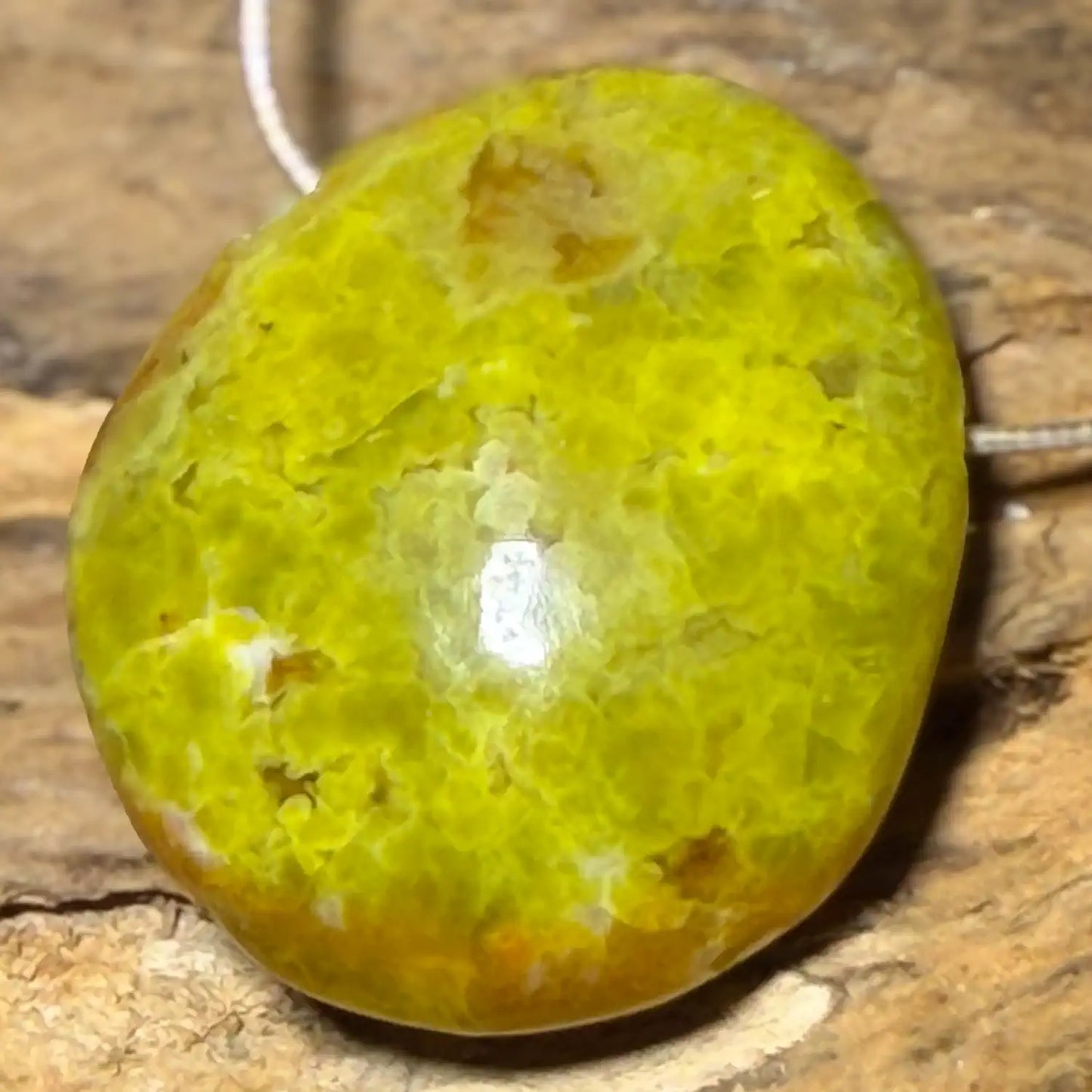 chloropal-edelstein-trommelstein-schmuck-ketten-anhaenger-heilstein-080726