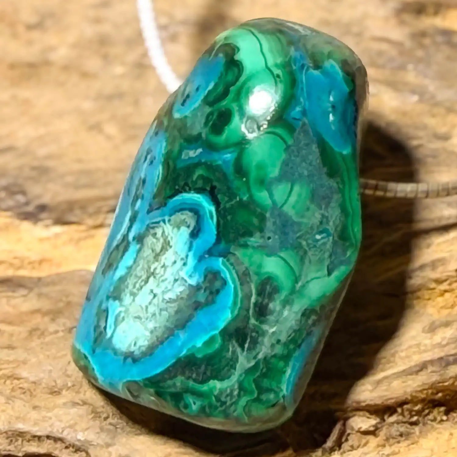 chrysokoll-malachit-edelstein-schmuck-ketten-anhaenger-trommelstein-heilstein-seelensteinchen-280526