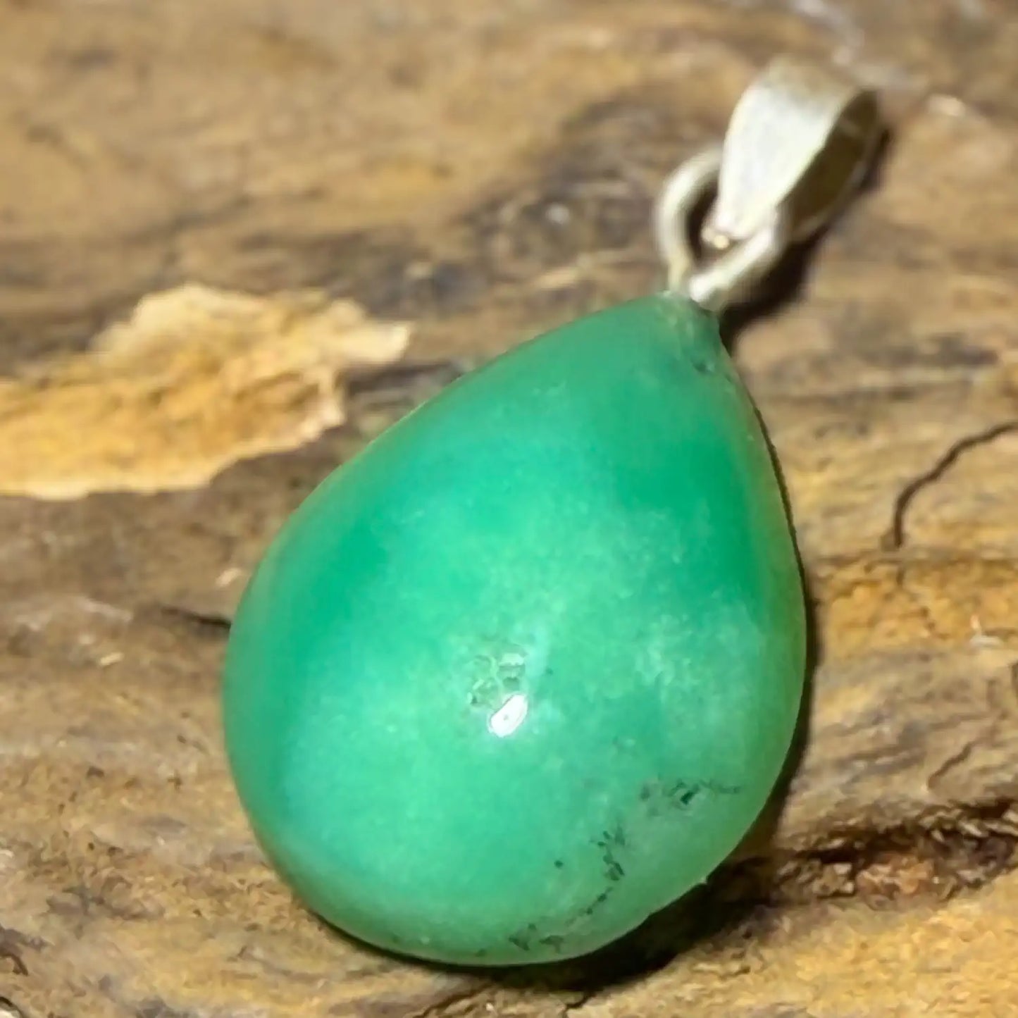 chrysopras-edelstein-trommelstein-schmuck-ketten-anhaenger-heilstein-080726-3