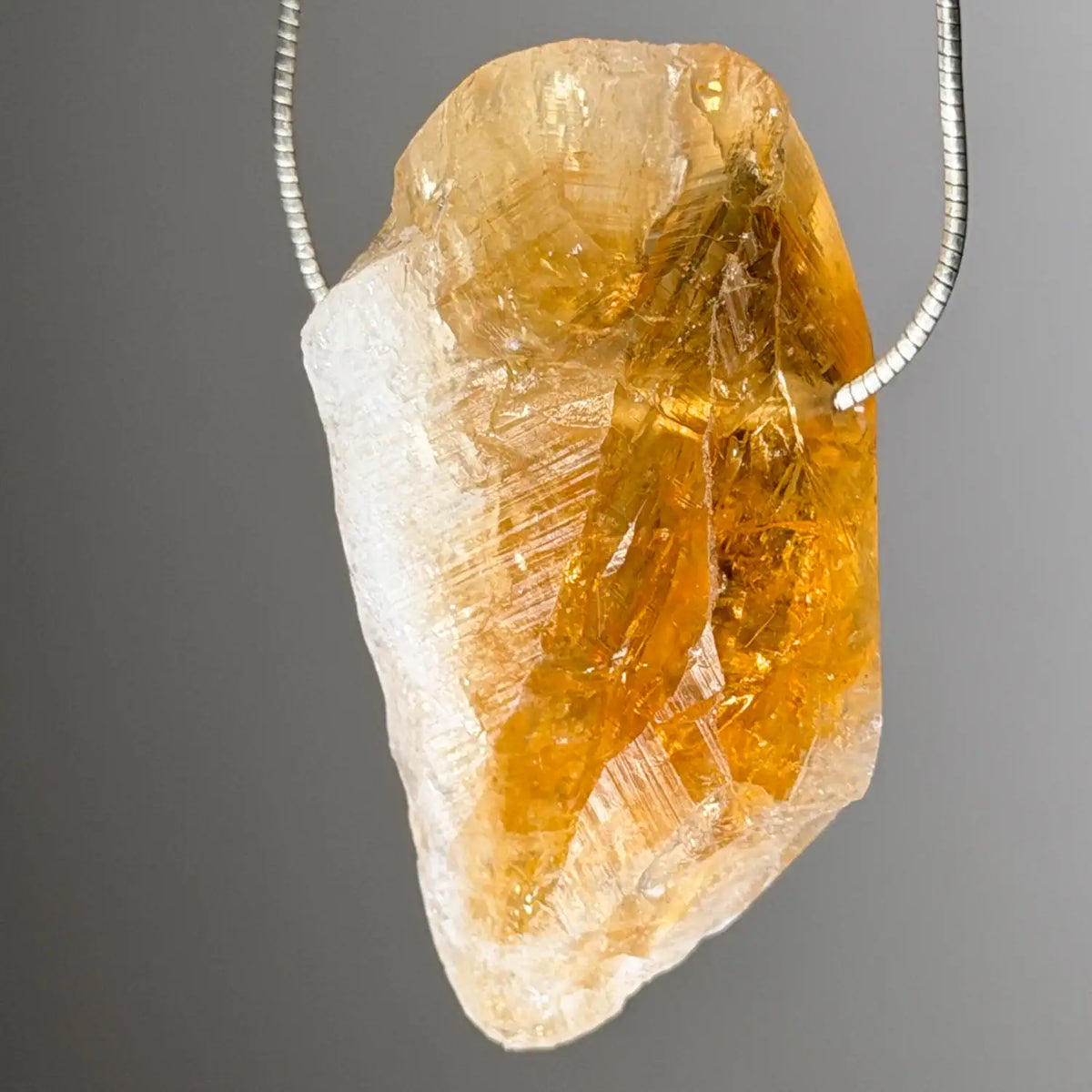 citrin-edelstein-schmuck-ketten-anhaenger-heilstein-241026