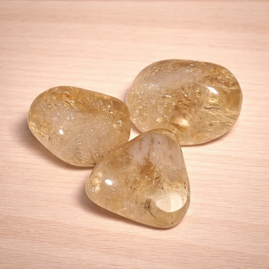 citrin-edelstein-trommelstein-handschmeichler-entspannung-massage-chakra-seelensteinchen