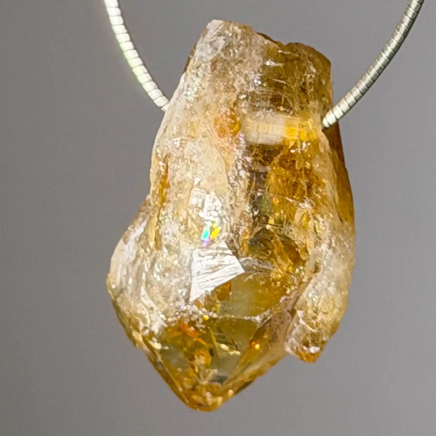 citrin-edelstein-trommelstein-schmuck-ketten-anhaenger-heilstein-080726-3