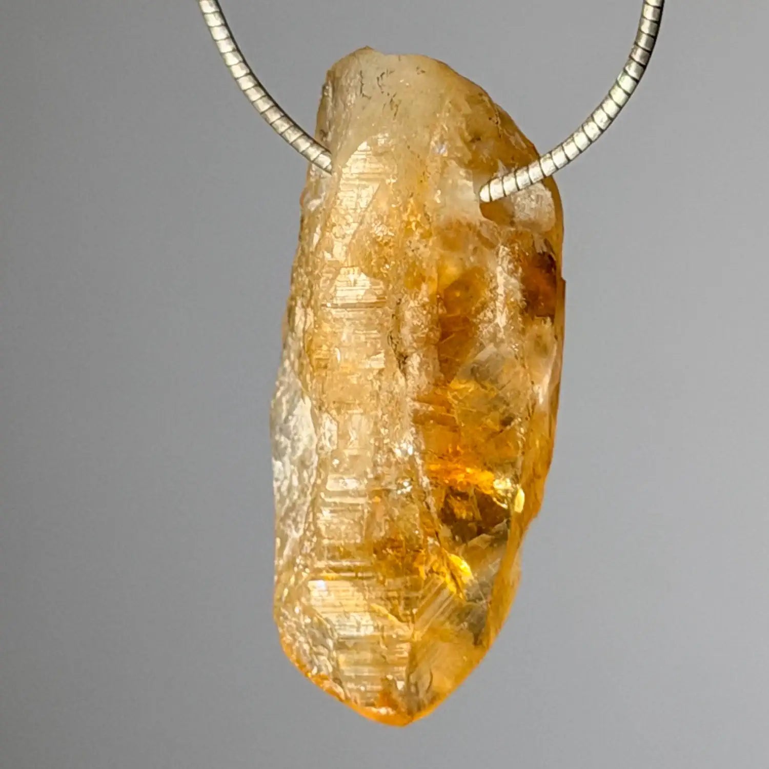 citrin-edelstein-trommelstein-schmuck-ketten-anhaenger-heilstein-080726-4