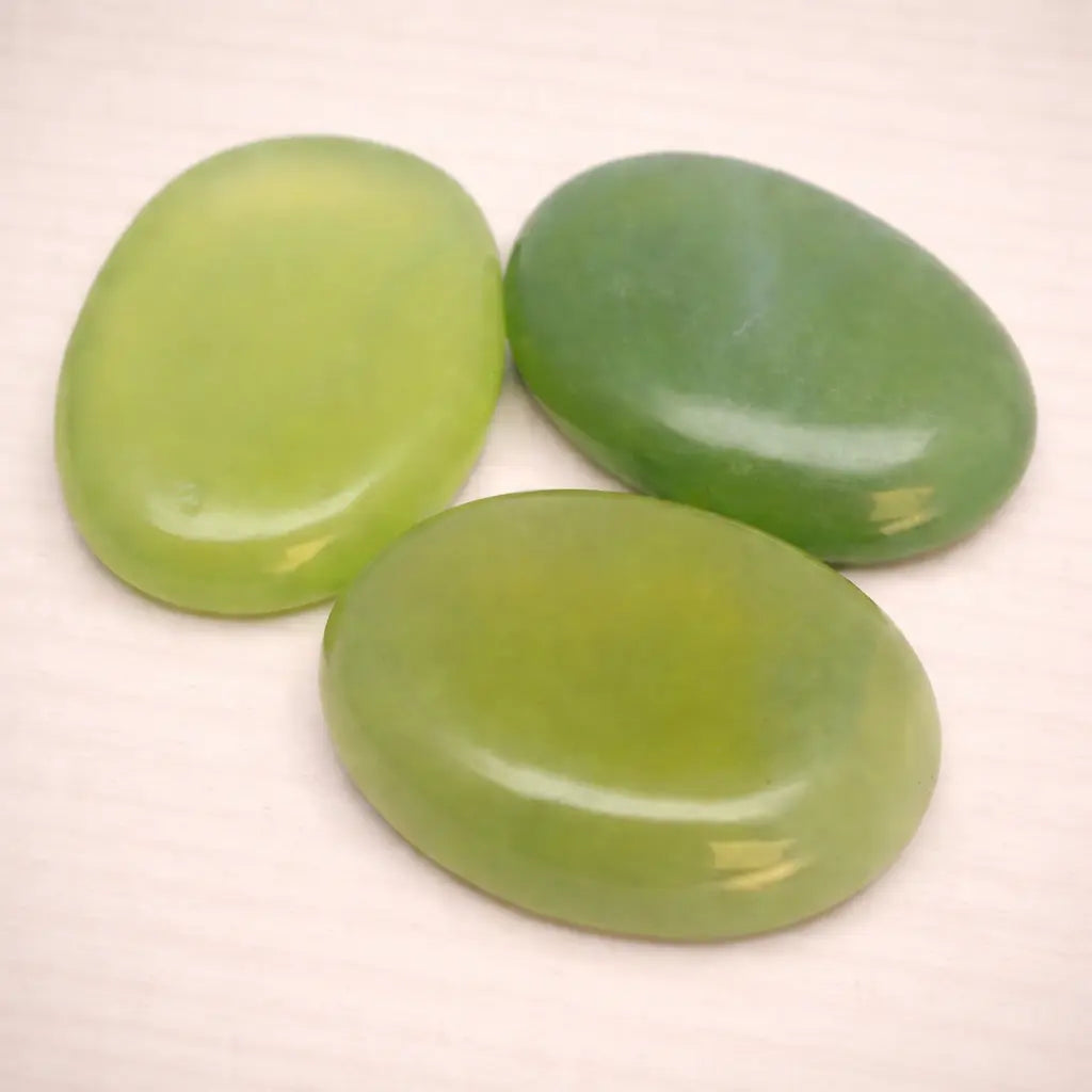 edel-serpentin-edelstein-scheibenstein-handschmeichler-entspannung-massage-chakra-seelensteinchen