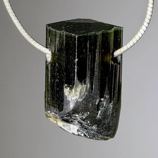gruener-turmalin-verdigolith-edelstein-schmuck-ketten-anhaenger-trommelstein-heilstein-seelensteinchen-120626-4