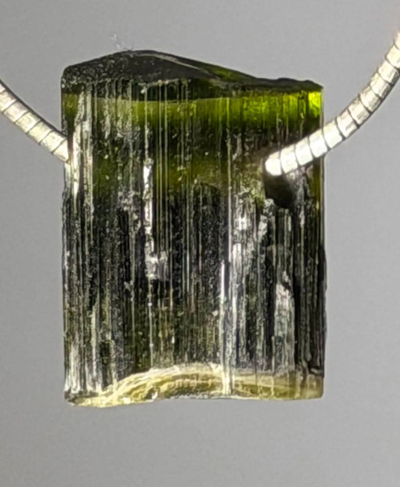 grüner Turmalin - Verdigolith Schmuck Trommelstein Ketten Anhänger - Edelstein A Qualität #7167 - seelensteinchen