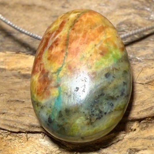 halekenit-edelstein-trommelstein-schmuck-ketten-anhaenger-heilstein-180926