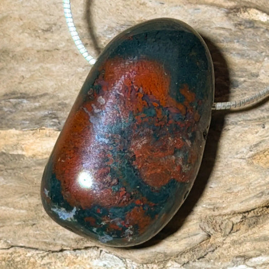 heliotrop-edelstein-schmuck-ketten-anhaenger-heilstein-trommelstein-seelensteinchen-060526