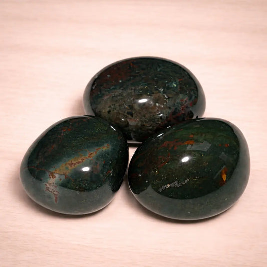 heliotrop-edelstein-trommelstein-handschmeichler-entspannung-massage-chakra-seelensteinchen