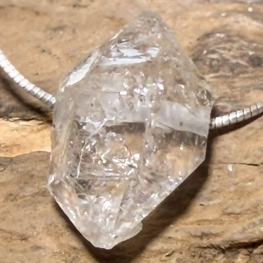 herkimer-diamant-edelstein-schmuck-ketten-anhaenger-collier-trommelstein-seelensteinchen-030826