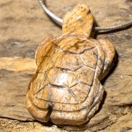 jaspis-schildkroete-edelstein-trommelstein-schmuck-anhaenger-kette-collier-heilstein-200826-2