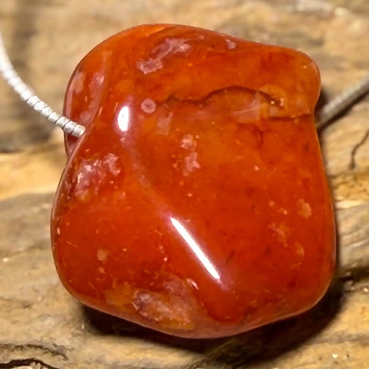 karneol-edelstein-schmuck-ketten-anhaenger-collier-trommelstein-seelensteinchen-050826