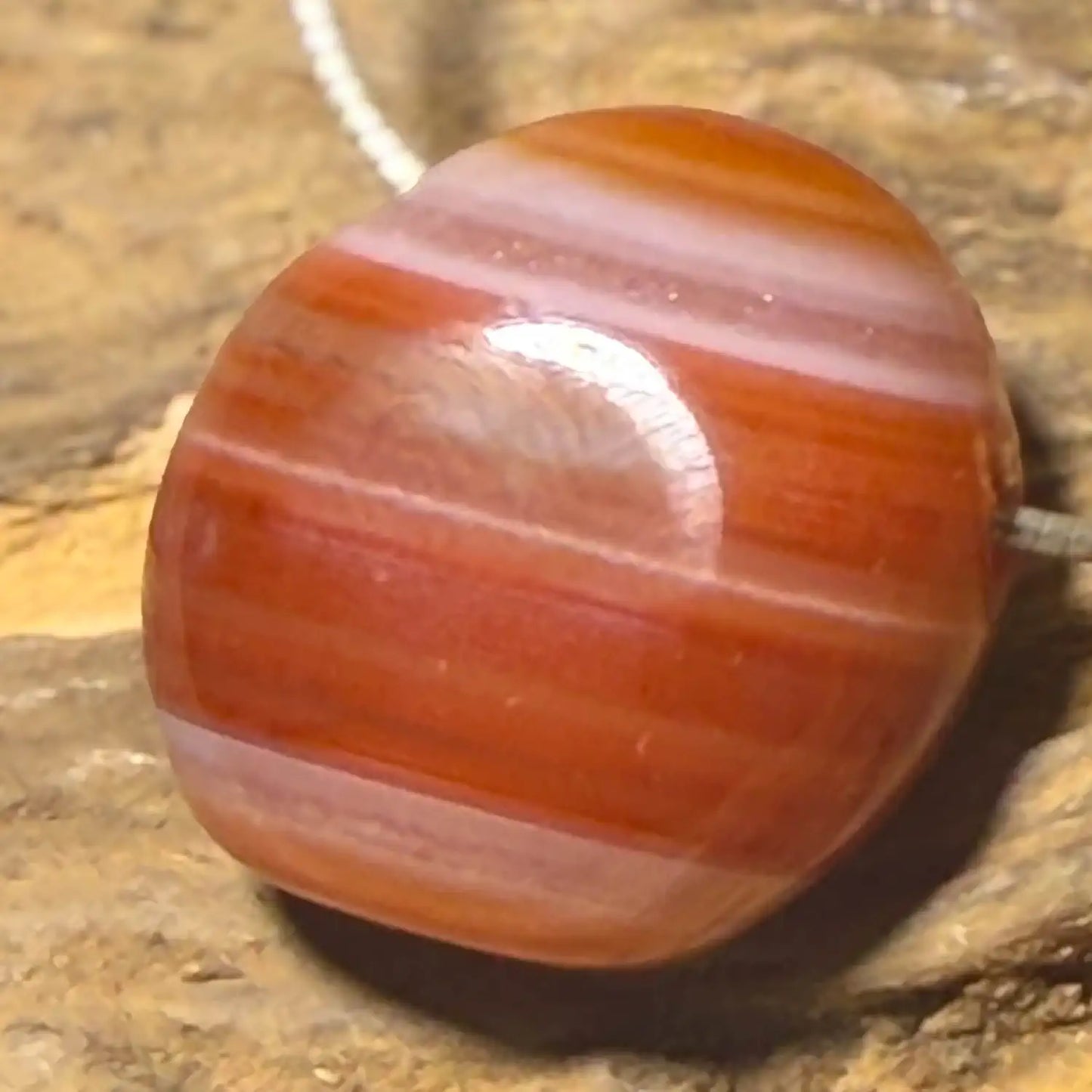 karneol-edelstein-schmuck-ketten-anhaenger-collier-trommelstein-seelensteinchen-130826
