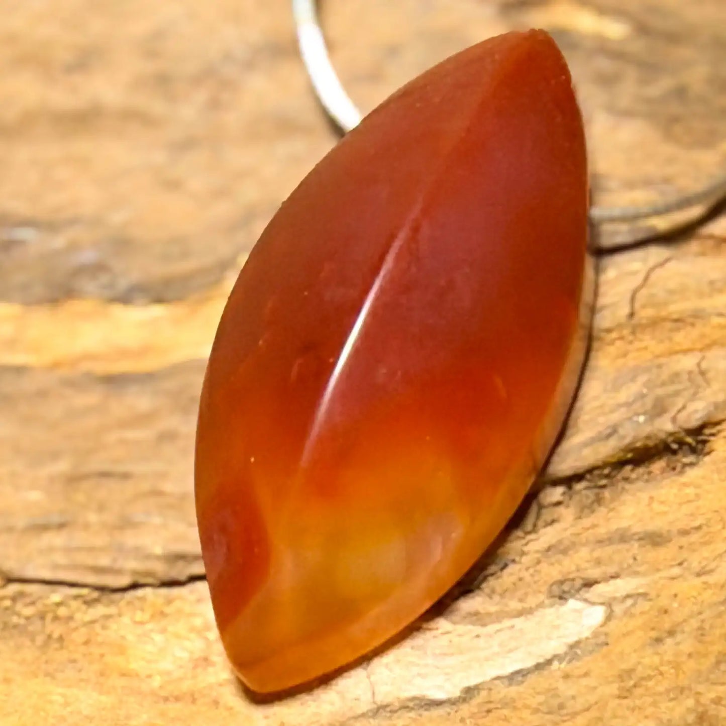 karneol-edelstein-schmuck-ketten-anhaenger-trommelstein-heilstein-220526