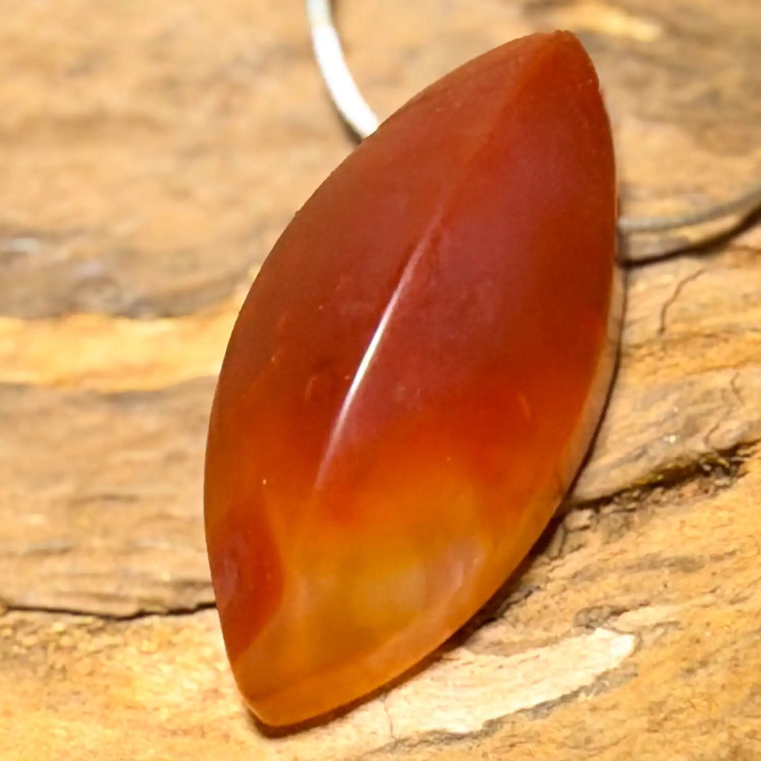 karneol-edelstein-schmuck-ketten-anhaenger-trommelstein-heilstein-220526