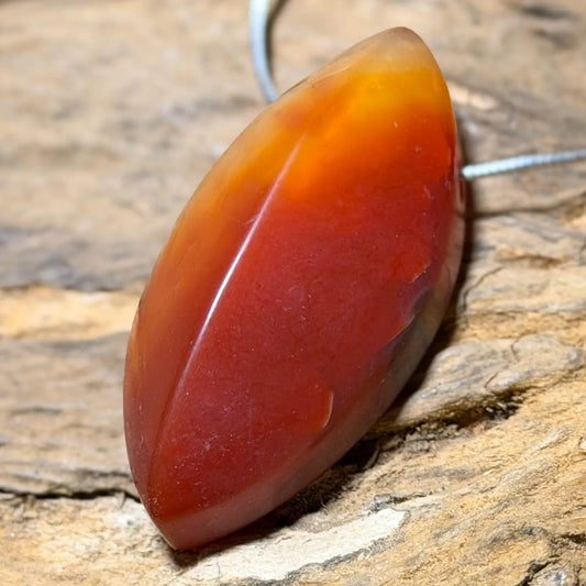karneol-edelstein-schmuck-ketten-anhaenger-trommelstein-seelensteinchen-060426