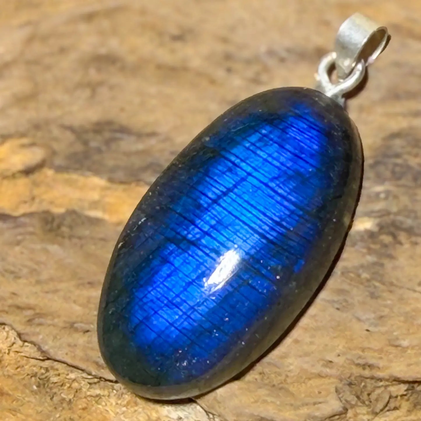 labradorit-edelstein-cabochon-schmuck-ketten-anhaenger-heilstein-925er-silber-seelensteinchen-4