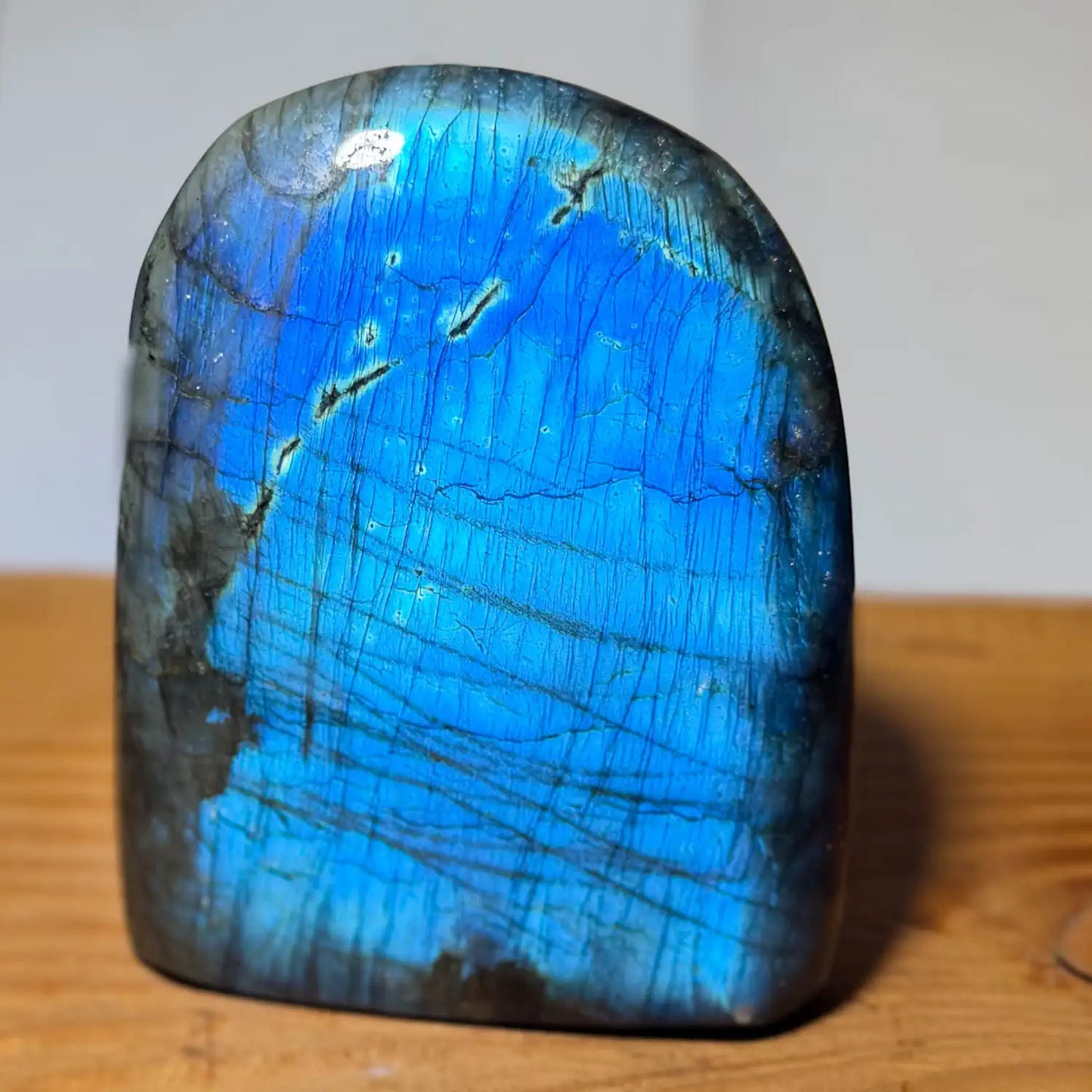 labradorit-edelstein-mineralien-heilstein-handschmeichler-seelensteinchen-030826