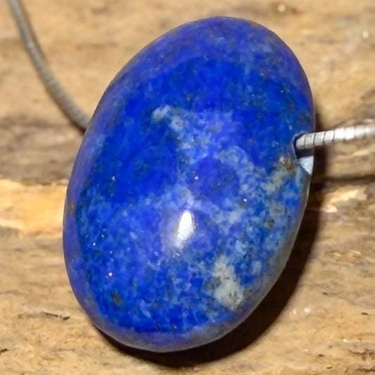 lapislazuli-edelstein-schmuck-ketten-anhaenger-trommelstein-heilstein-seelensteinchen-120626-2