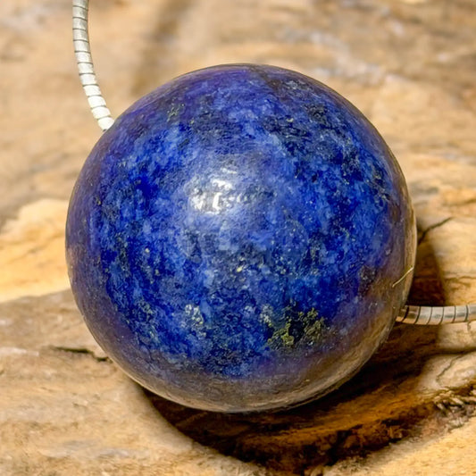 lapislazuli-edelstein-trommelstein-schmuck-anhaenger-kette-collier-heilstein-200826