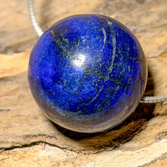 lapislazuli-edelstein-trommelstein-schmuck-ketten-anhaenger-heilstein-010726