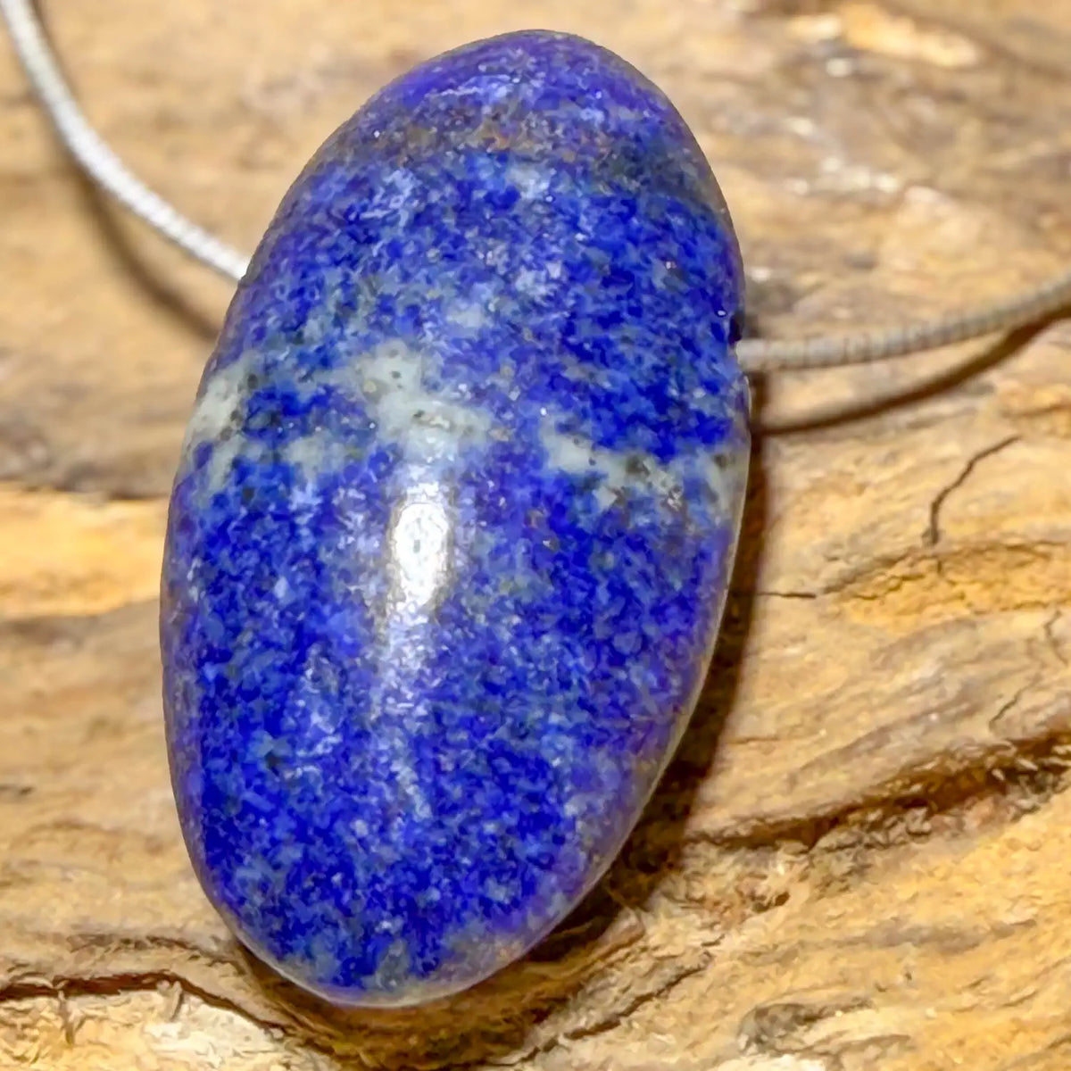 lapislazuli-edelstein-trommelstein-schmuck-ketten-anhaenger-heilstein-180926-2