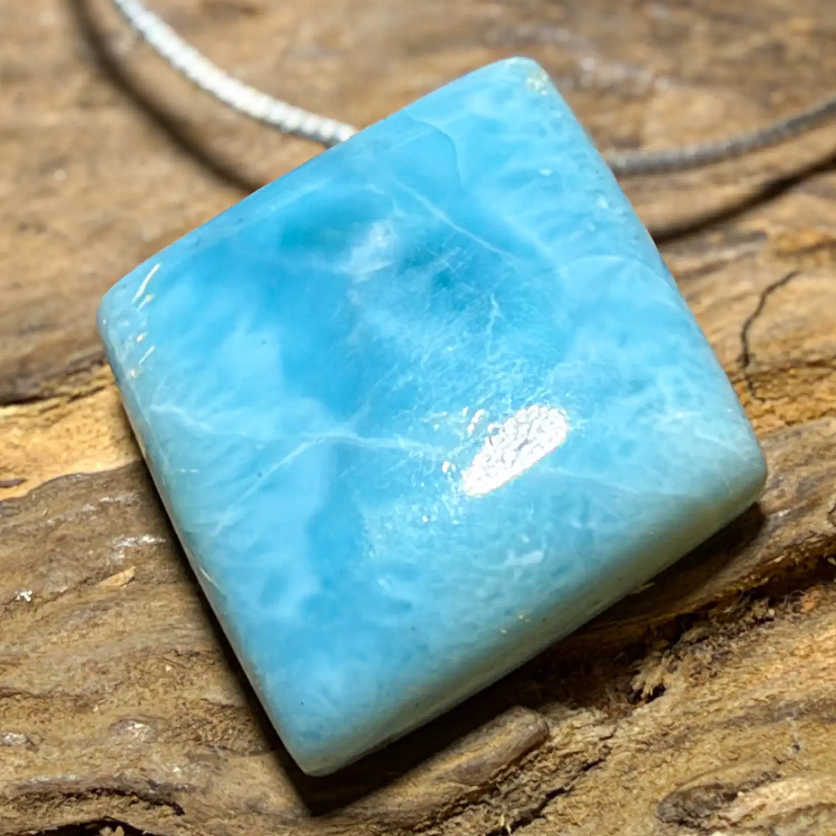 larimar-edelstein-schmuck-ketten-anhaenger-heilstein-221026-4