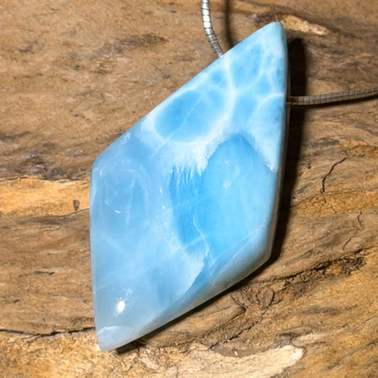 larimar-edelstein-schmuck-ketten-anhaenger-heilstein-trommelstein-seelensteinchen-060526-3