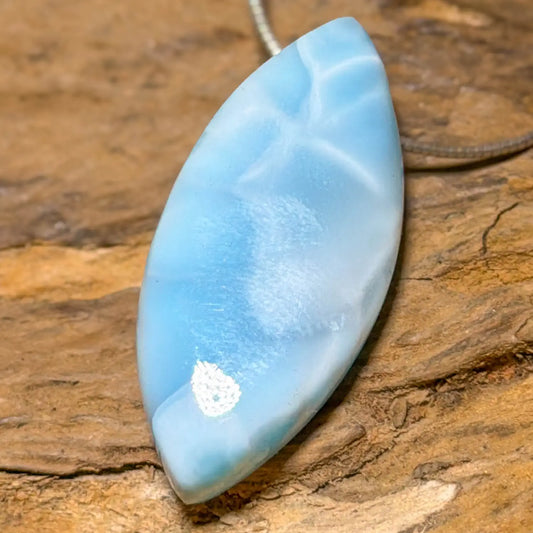 larimar-edelstein-schmuck-ketten-anhaenger-trommelstein-heilstein-180526-2