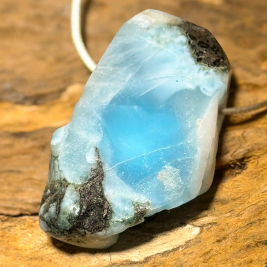 larimar-edelstein-schmuck-ketten-anhaenger-trommelstein-heilstein-seelensteinchen-220526-2