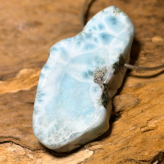 larimar-edelstein-schmuck-ketten-anhaenger-trommelstein-heilstein-seelensteinchen-220526