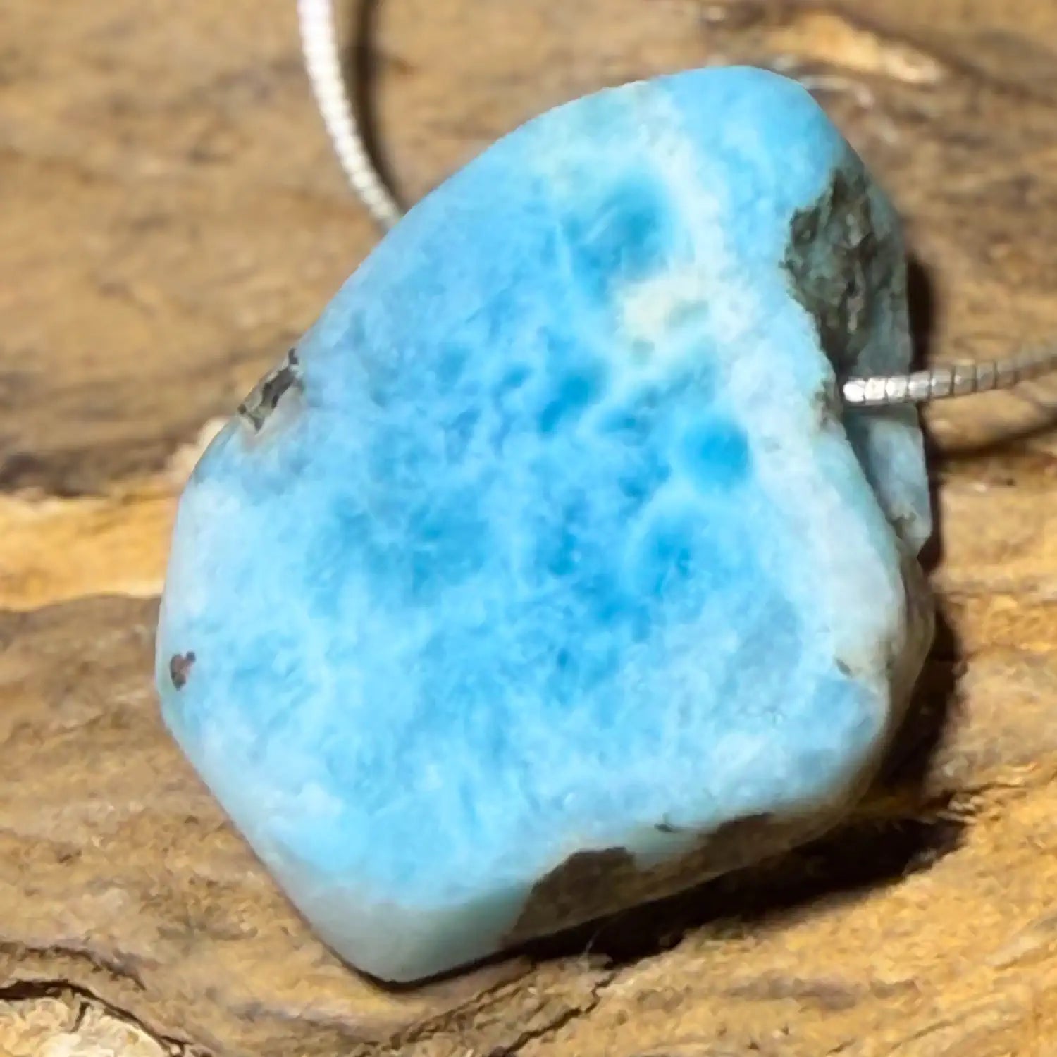 larimar-edelstein-trommelstein-schmuck-ketten-anhaenger-heilstein-080726