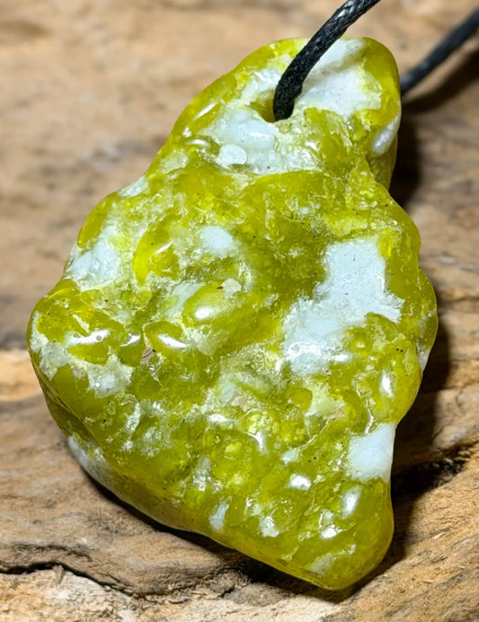 Lizardit / Norwegische Jade Trommelstein Edelstein Schmuck Ketten Anhänger #0528 - seelensteinchen