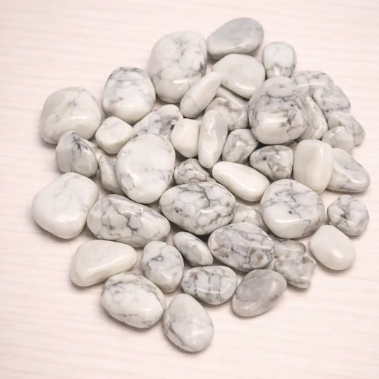 magnesit-mini-edelstein-trommelstein-handschmeichler-entspannung-massage-chakra-seelensteinchen