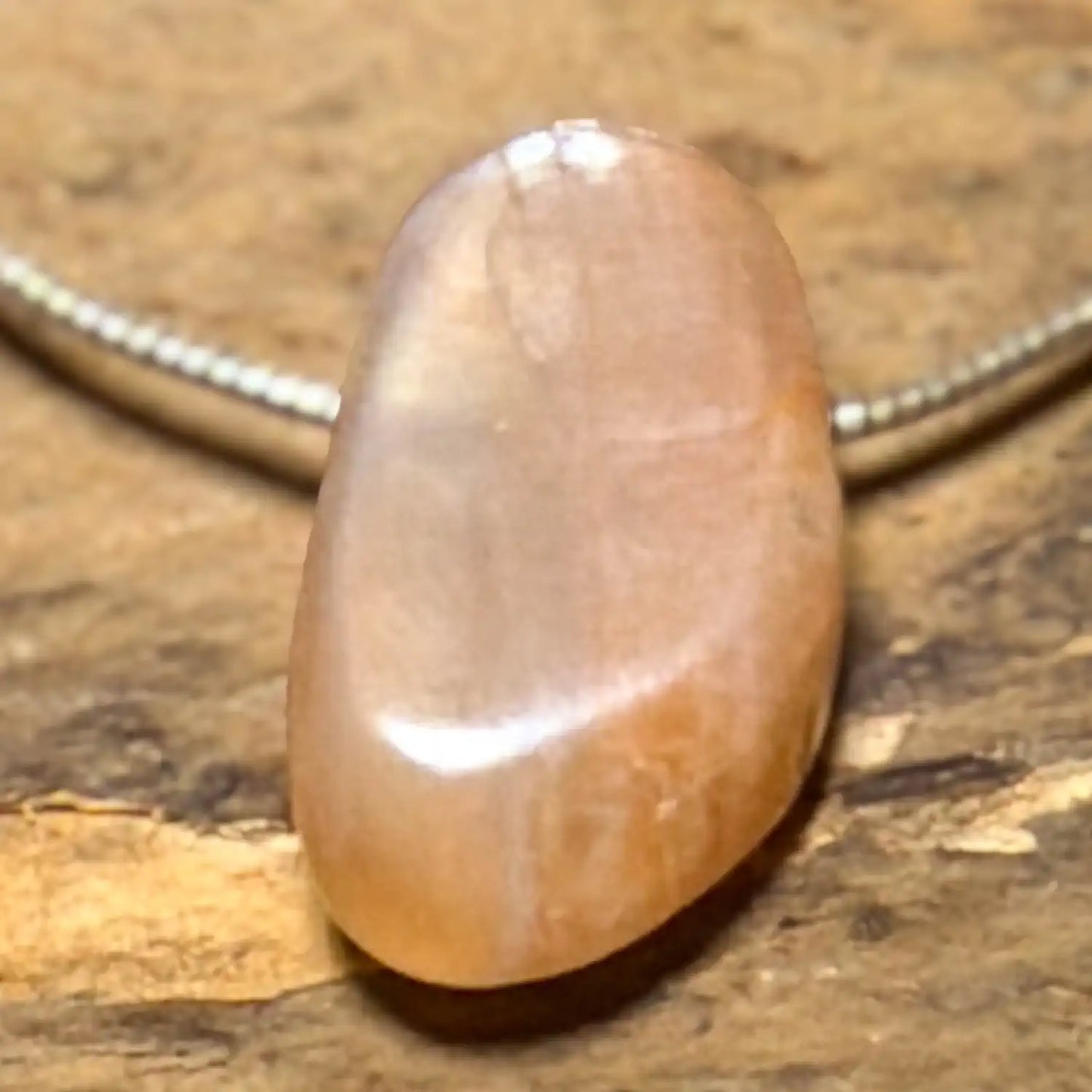 mondstein-edelstein-trommelstein-heilstein-schmuck-ketten-anhaenger-seelensteinchen-020626