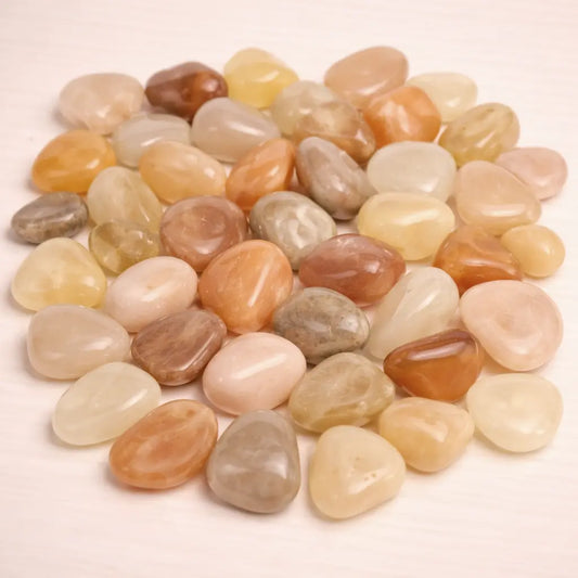mondstein-mini-edelstein-trommelstein-handschmeichler-entspannung-massage-chakra-seelensteinchen