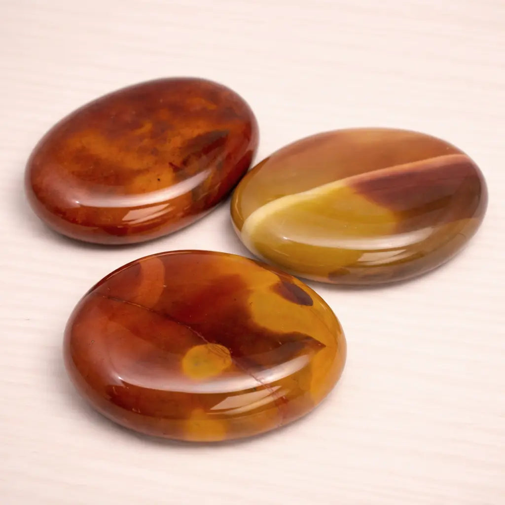 mookait-edelstein-trommelstein-handschmeichler-entspannung-massage-chakra-seelensteinchen-2