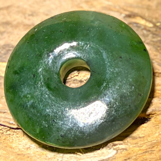 nephrit-jade-edelstein-donut-pi-scheibe-schmuck-ketten-anhaenger-heilstein-190926