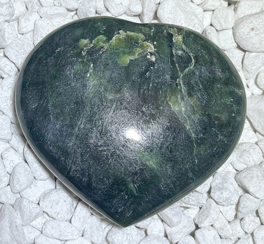 Nephrit Jade Herz Seifenstein - Handschmeichler - Auflagestein - Massagestein - Mineralien - 140g, poliert #6696