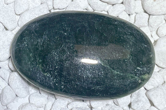 Nephrit Jade Seifenstein - Handschmeichler - Auflagestein - Massagestein - Mineralien - 87g, poliert #6691