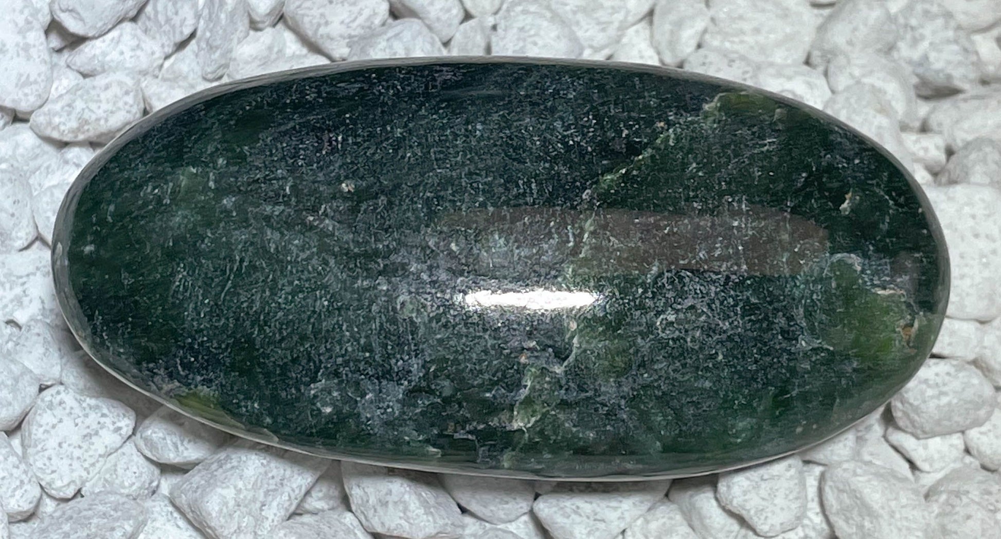 Nephrit Jade Seifenstein - Handschmeichler - Auflagestein - Massagestein - Mineralien - 84g, poliert #6692