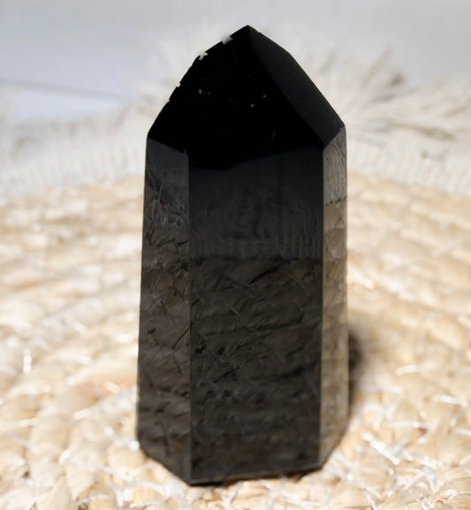 obsidian-spitze-edelstein-handschmeichler-mineralien-heilstein-massage-wellness-200726
